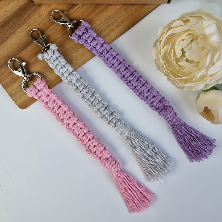 Simple macrame keychain tutorial